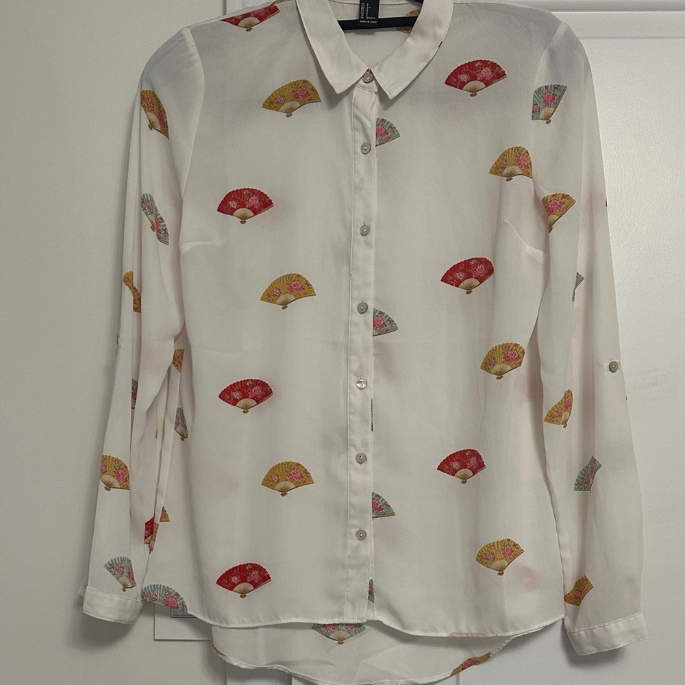 Brand new Forever 21 button down Blouse with Multicolor Print